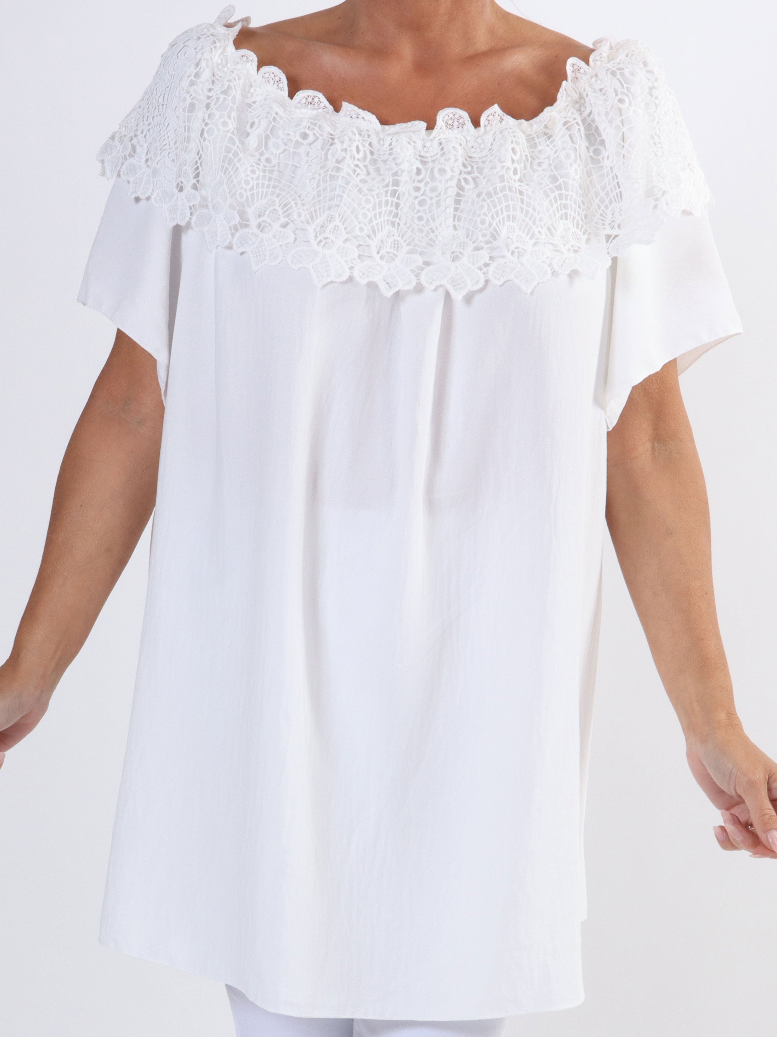 Sydney - Sød plus size tunika med broderinger